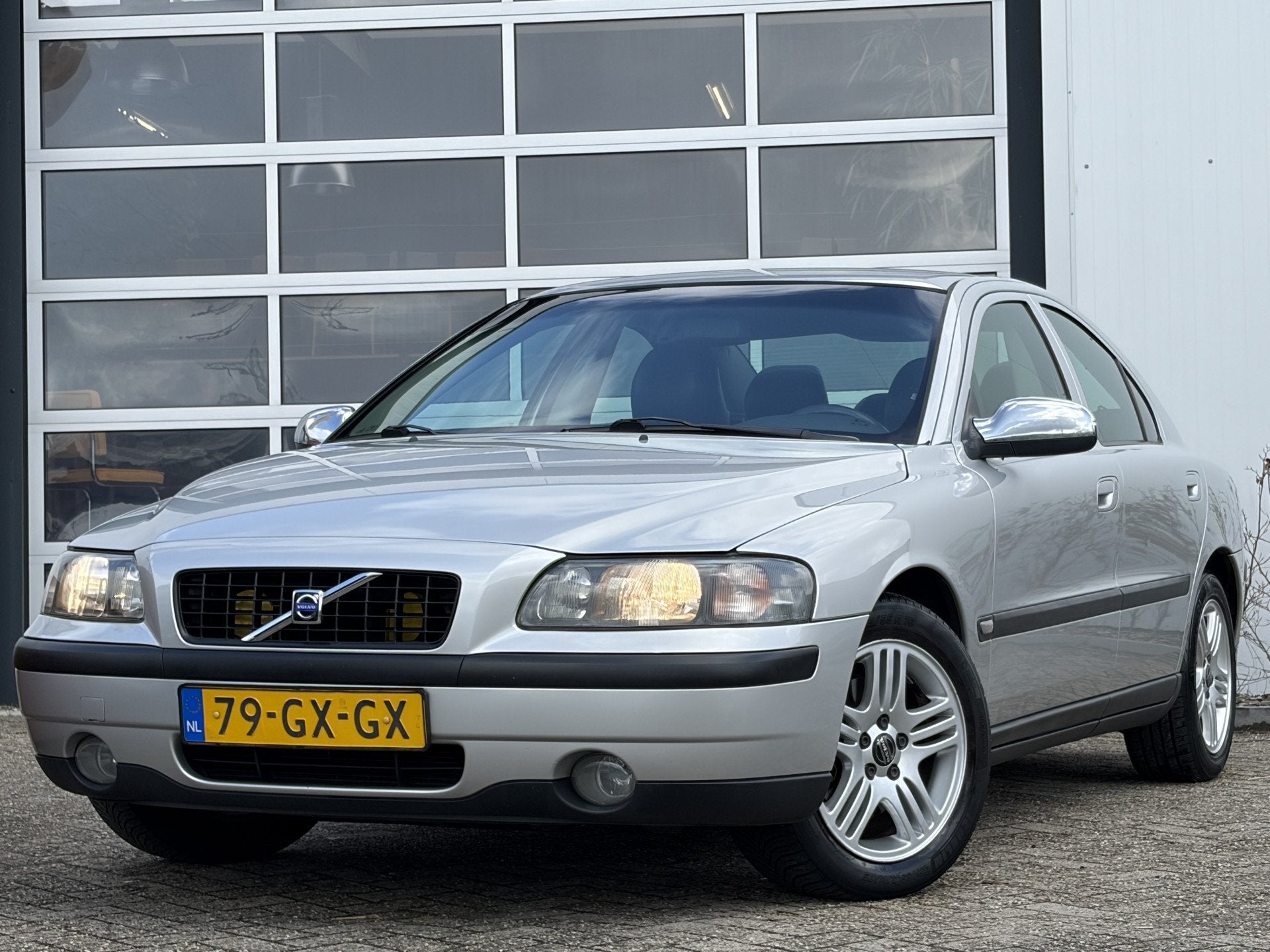 Volvo S60 2.4 Edition 140pk | Nieuwe apk | 5 Cilinder | Boor, Voorwielaandrijving, Zwart, Leder en Stof, Origineel Nederlands