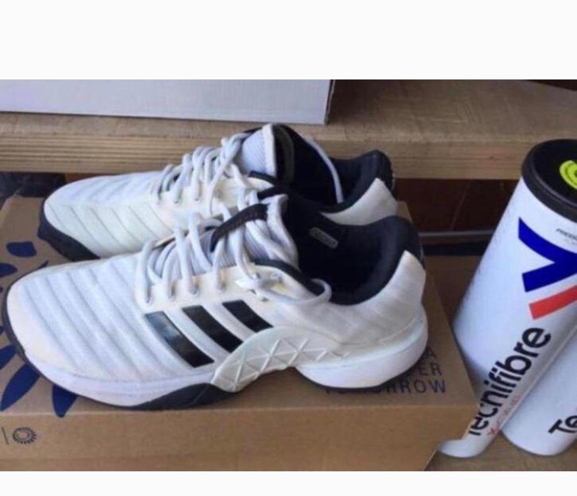 Nieuwe Adidas Barricade Code Tennisschoenen speciaal design, Sport en Fitness, L1, Schoenen, Zo goed als nieuw, Ophalen