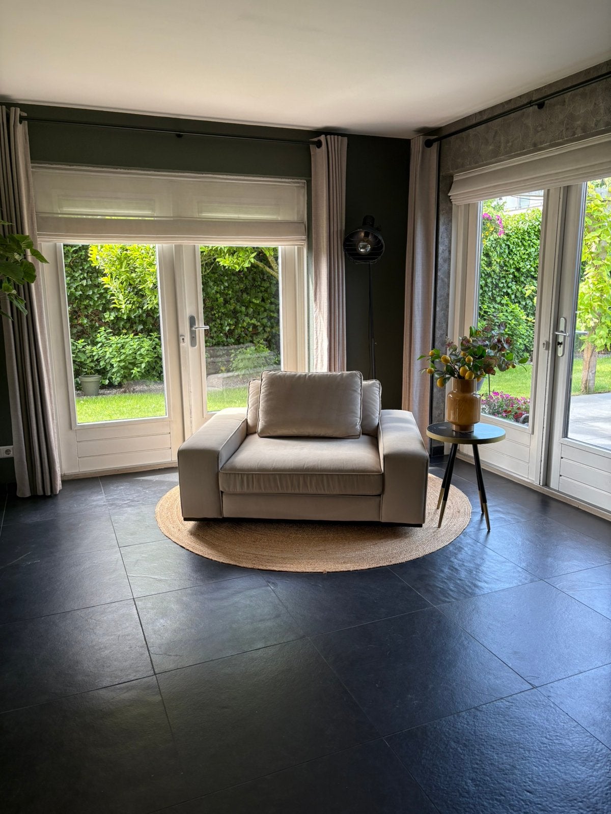 PTMD Loveseat Fauteuil Velours Taupe Créme 140x110x40, Ophalen