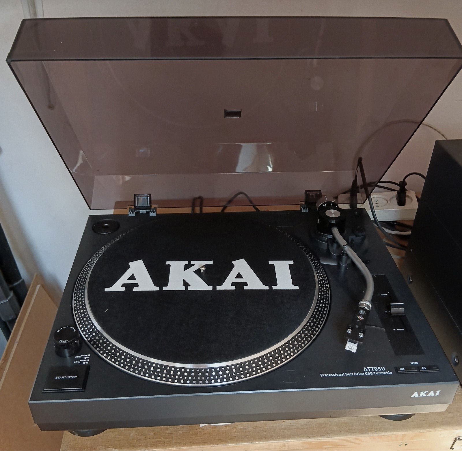 Akai ATT05U Platenspeler - Zo goed als nieuw, Ophalen, Zo goed als nieuw, USB-aansluiting, Platenspeler
