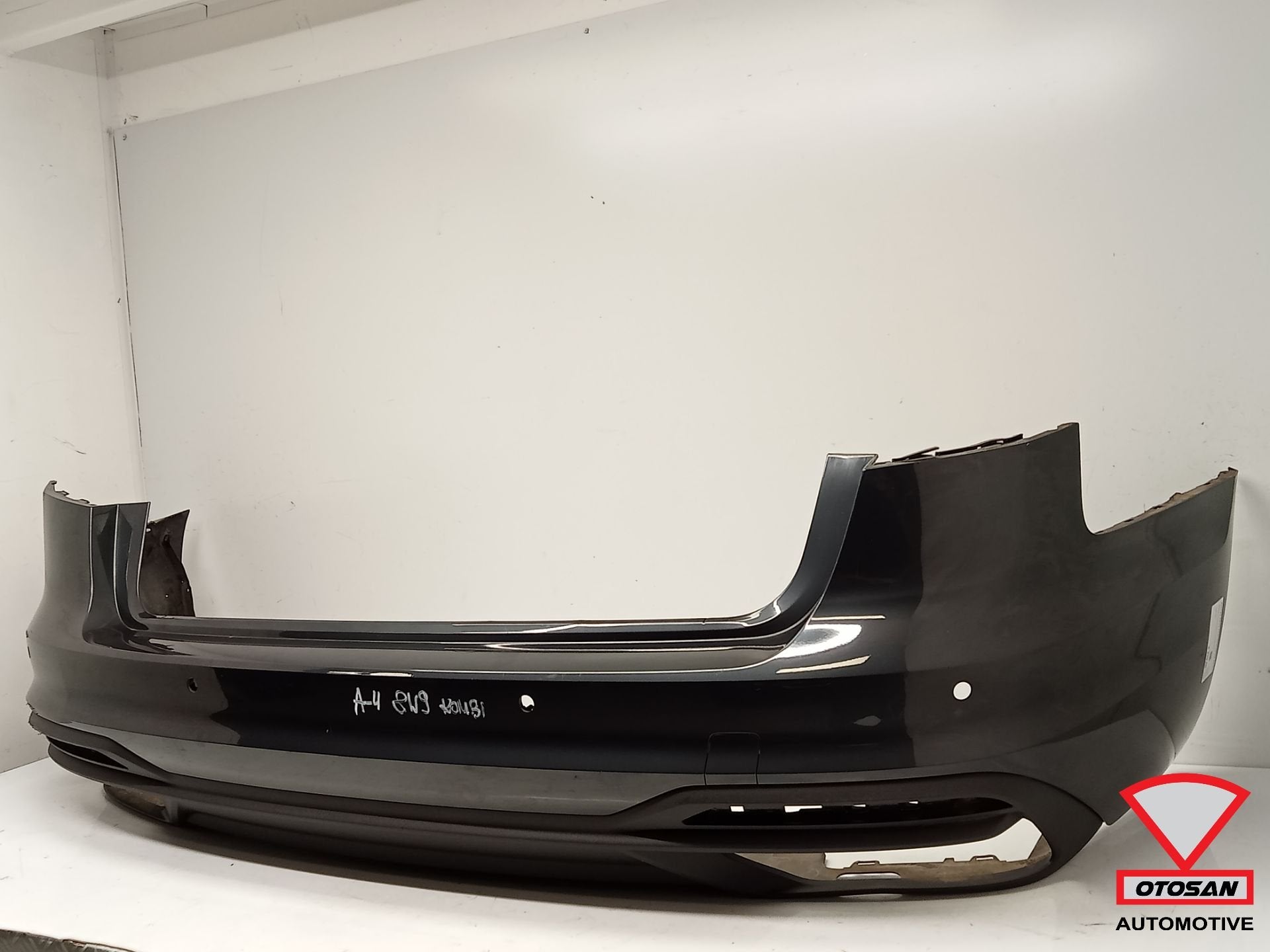 Audi A4 8W B9 Facelift Achterbumper Bumper 4xPDC Origineel!, Gebruikt, AUDI AG, Auto-Union-Strasse 1
85045  Ingolstadt, DE, Kundenbetreuung@audi.de