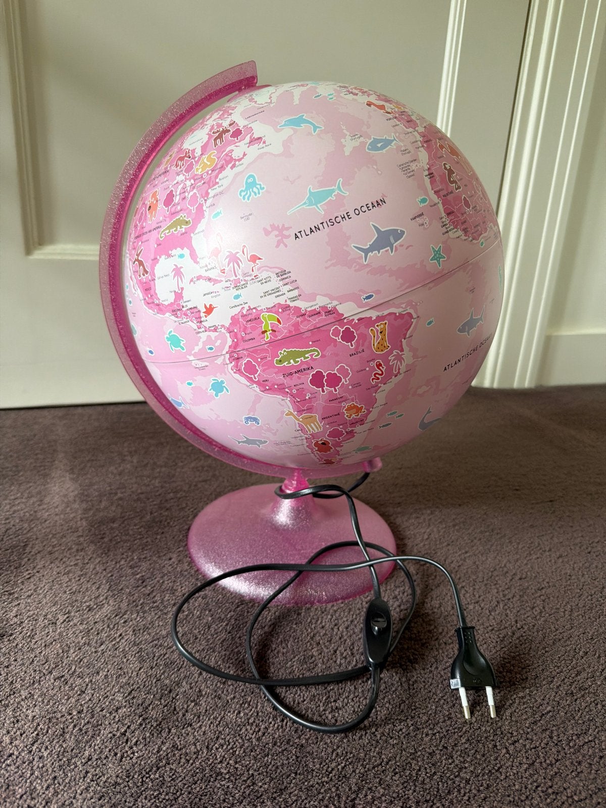 Roze Kinderwereldbol met Dieren en Verlichting, Ophalen, Zo goed als nieuw, Lamp