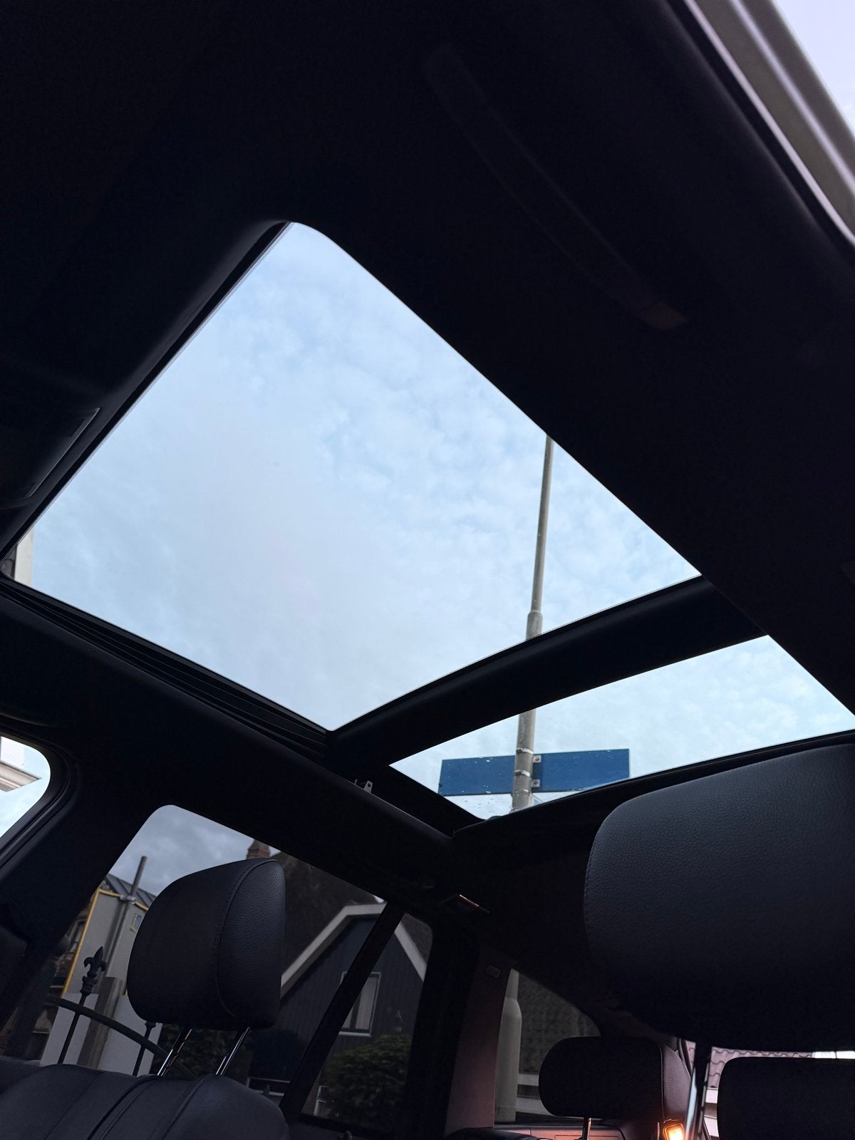 Foto 18 van Bmw X3 3.0i high exclusive M uitvoering, pano-dak, leder