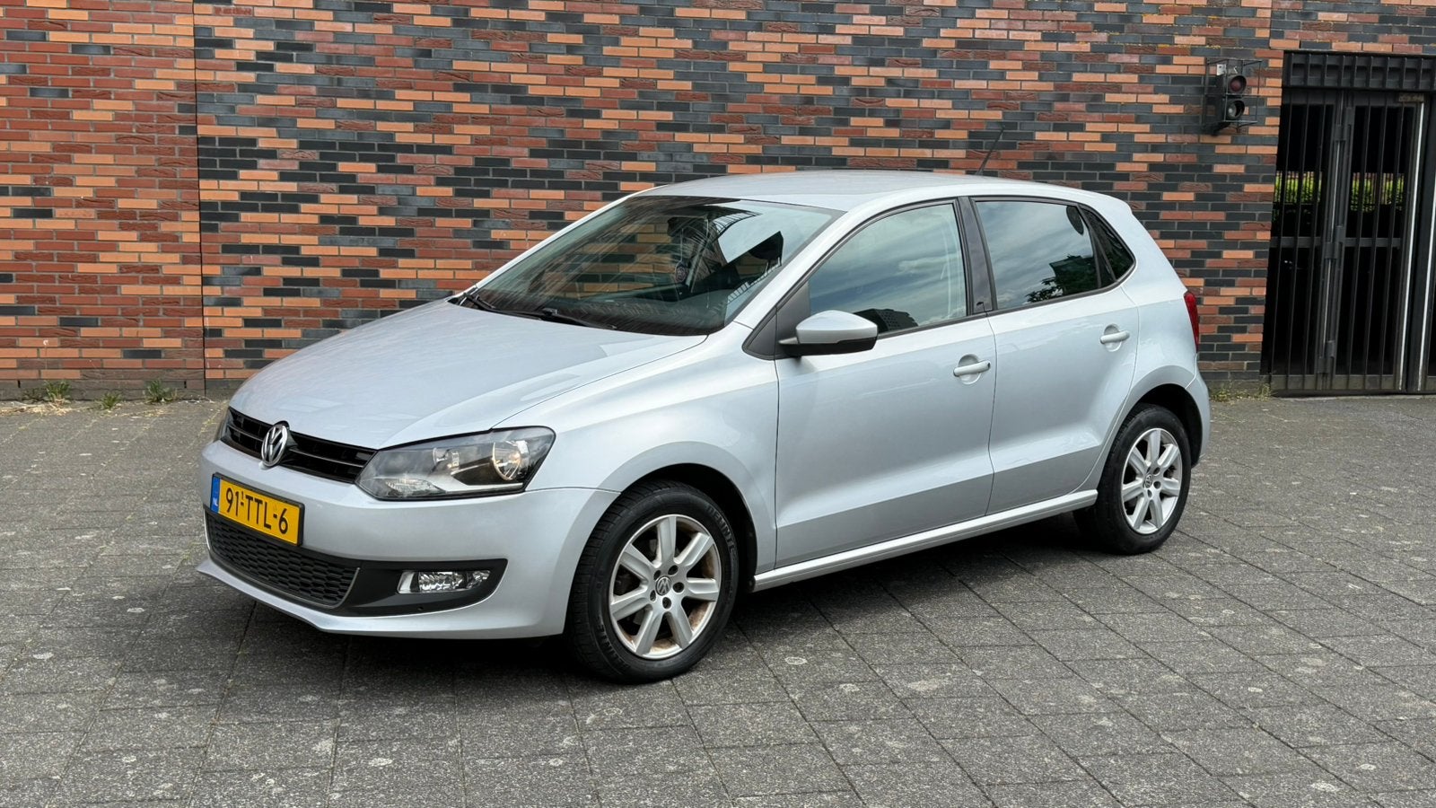 Volkswagen Polo 1.2 TSI Highline/ Airco/ Cruisecontrole/Nafi, Auto's, Volkswagen, Voorwielaandrijving, Stof, 40 €/maand, Zwart