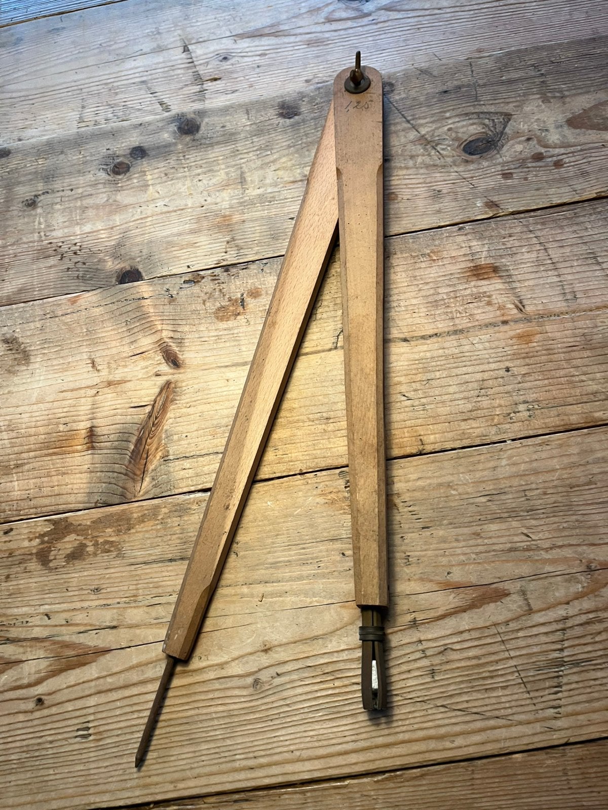 Brocante schoolbord passer, Ophalen
