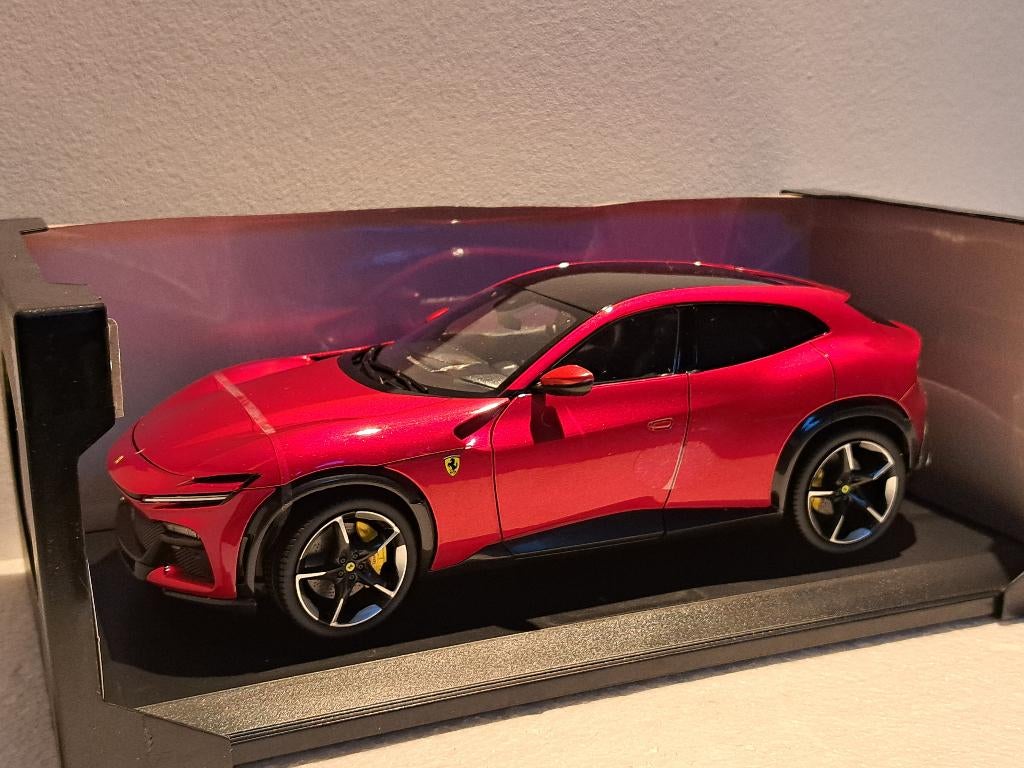 Ferrari Purosangue  V12 1/18 Rood Polistil NIEUW, Hobby en Vrije tijd, Modelauto's | 1:18, Ophalen of Verzenden, Nieuw, Auto, Overige merken