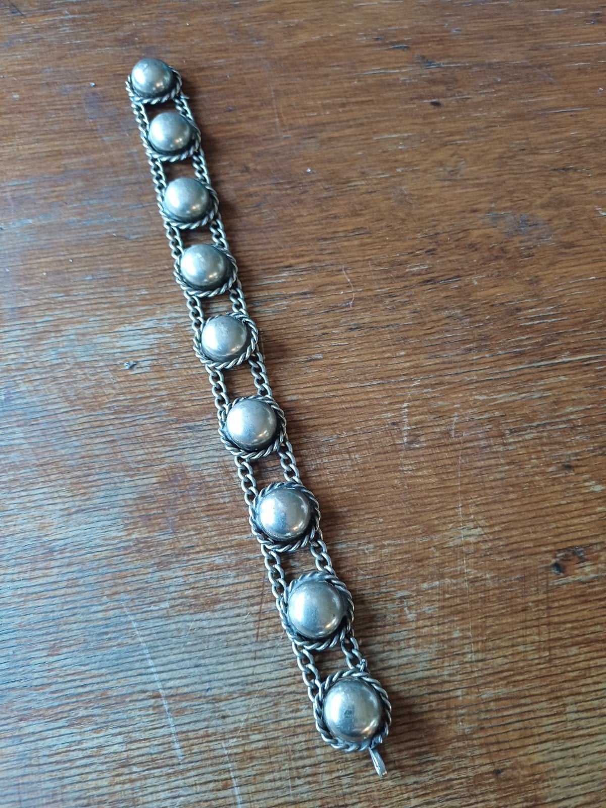 Vintage zilverkleurige armband met bolletjes, Ophalen of Verzenden, Gebruikt, Zilver, Staal