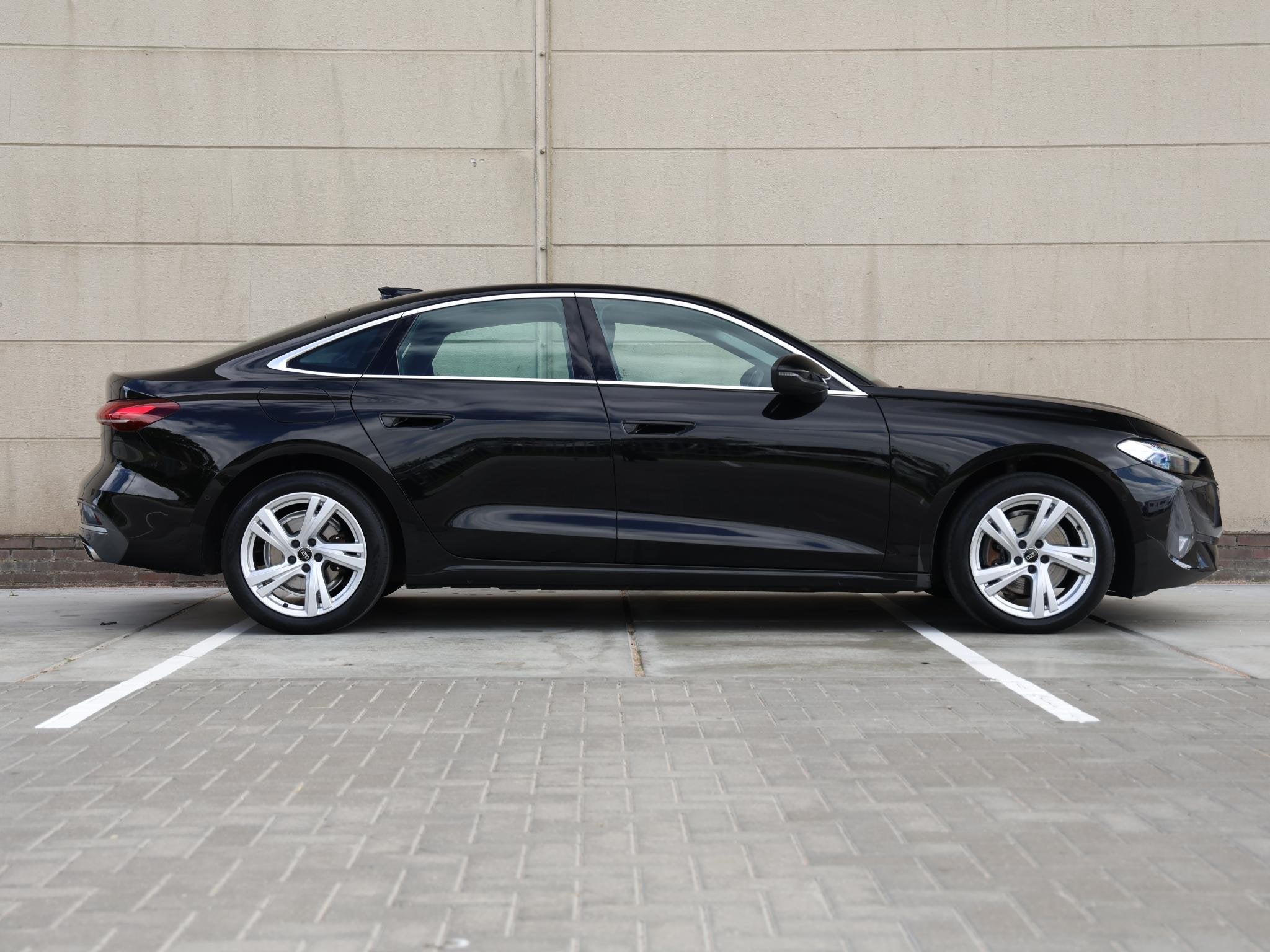 Audi A5 Limousine Advanced Edition | 35 TFSI 150pk | Elektri, Gebruikt, 4 cilinders, Zwart, Origineel Nederlands