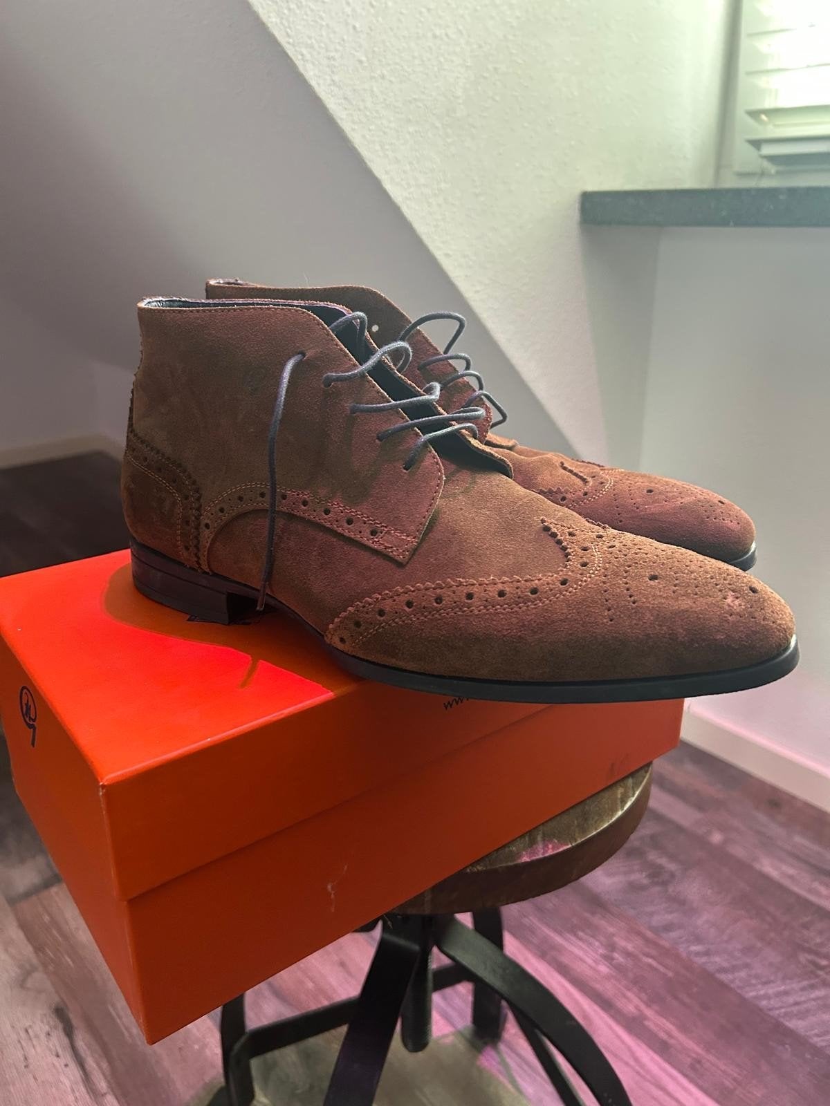 Greve suède herenschoen 43,5, Kleding | Heren, Schoenen, Ophalen, Zo goed als nieuw, Bruin, Greve