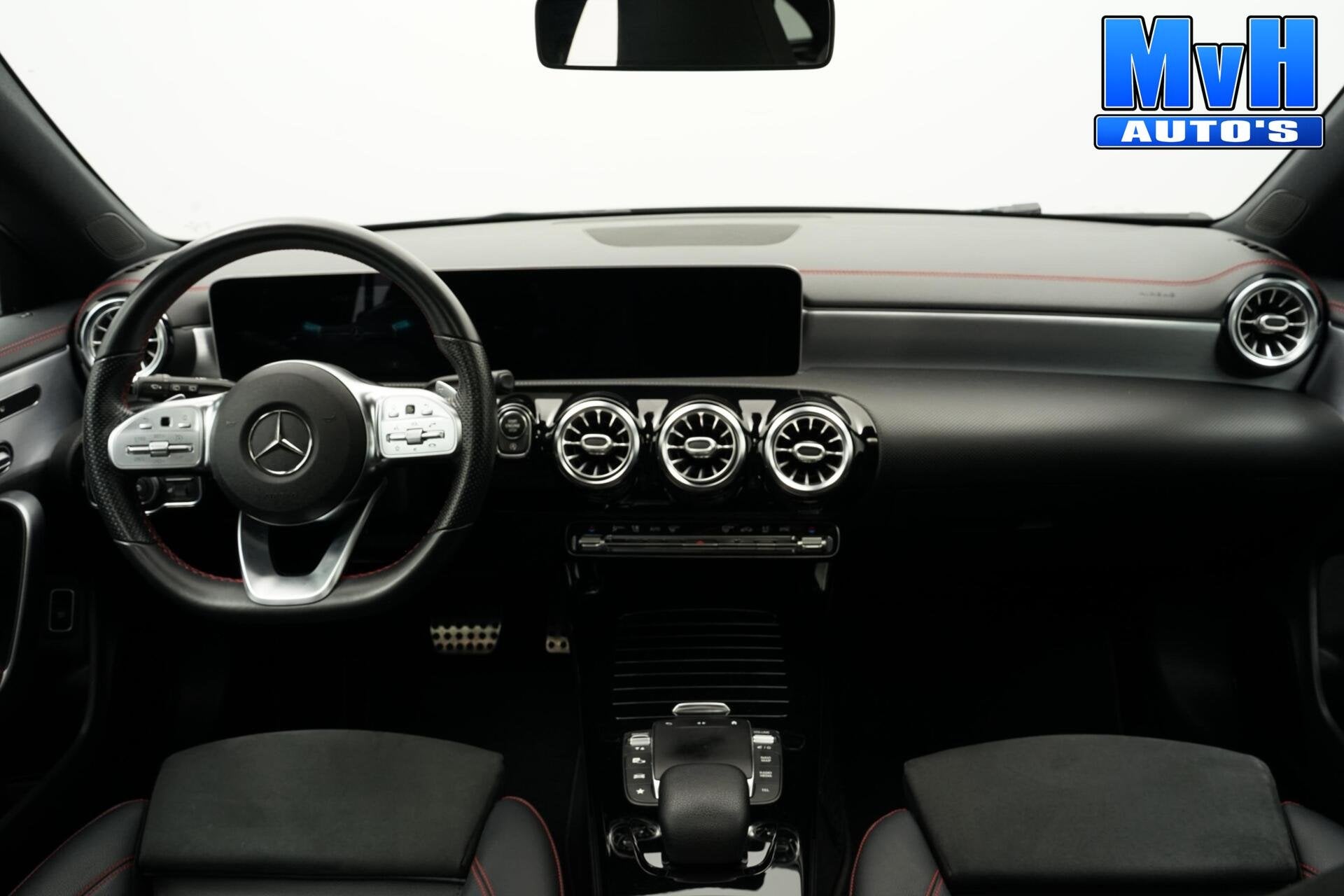 Mercedes CLA-klasse Shooting Brake 200 Business Solution AMG, Auto's, Gebruikt, Euro 6, Met garantie (alle), Origineel Nederlands
