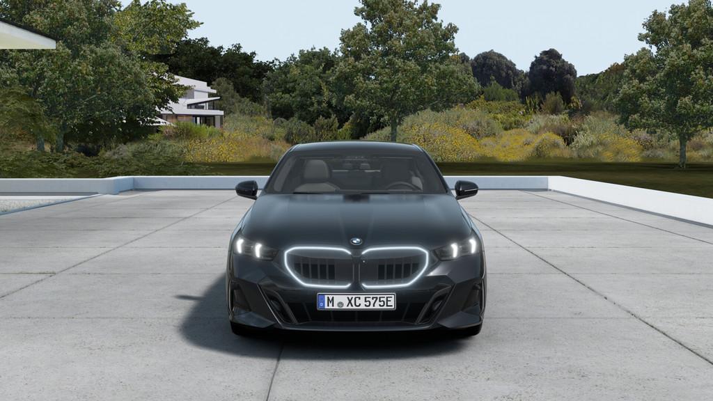 BMW 5 Serie 530e M Sport Automaat / Panoramadak / Bowers & W, Auto's, BMW, Automaat, 1998 cc, Achterwielaandrijving, Zwart