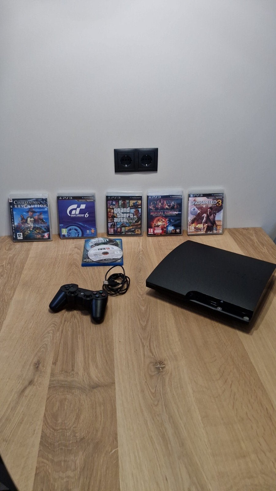 PS3 Slim + 7 Games - GTA V, GT6, Uncharted 3 - Getest en wer, Ophalen, Zo goed als nieuw, Met 1 controller, Slim