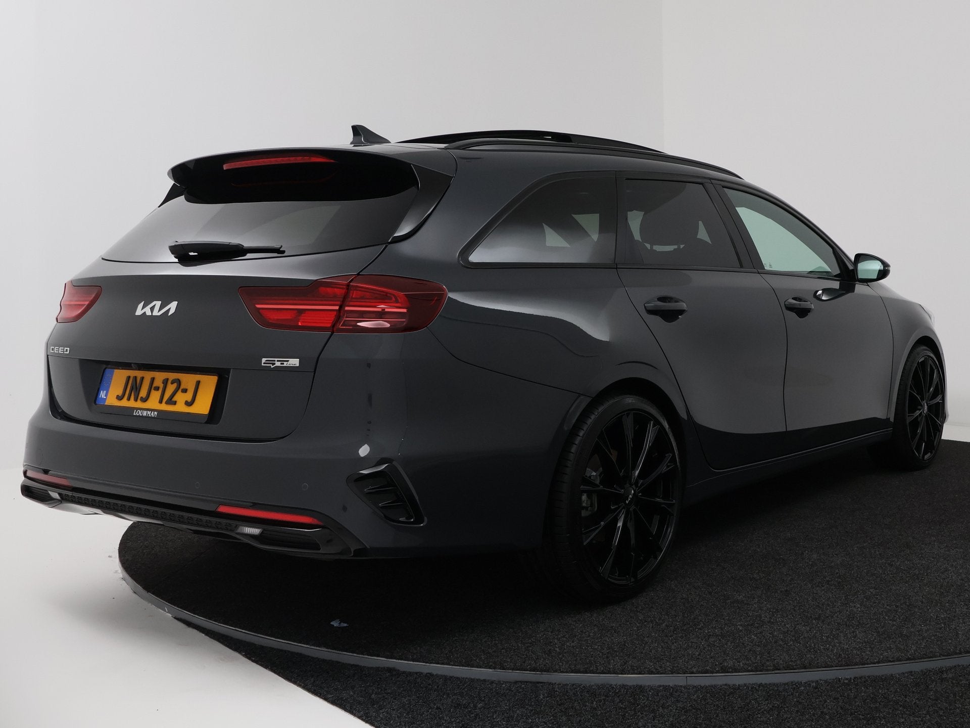 Kia Ceed Sportswagon 1.5 T-GDi GT-PlusLine | 19 INCH | BLACK, Auto's, 12 maanden, Gebruikt, 4 cilinders, 610 kg