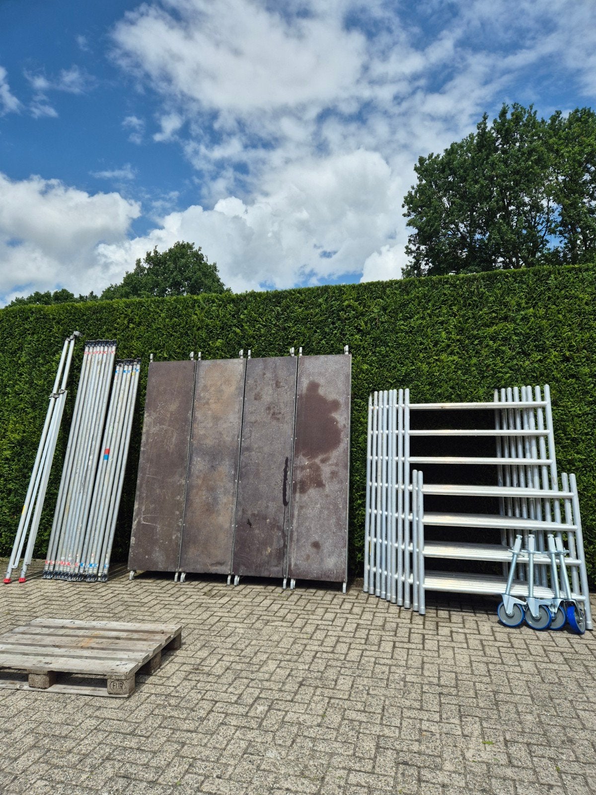 Aluminium rolsteiger 10.20 werkhoogte, Doe-het-zelf en Verbouw, Steigers, Ophalen of Verzenden, Rolsteiger of Kamersteiger, 5 meter of hoger