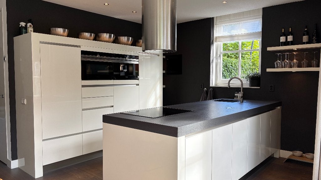 Luxe hoogglans witte eilandkeuken van Systemat, Huis en Inrichting, Ophalen, Gebruikt, Greeploos, Wit