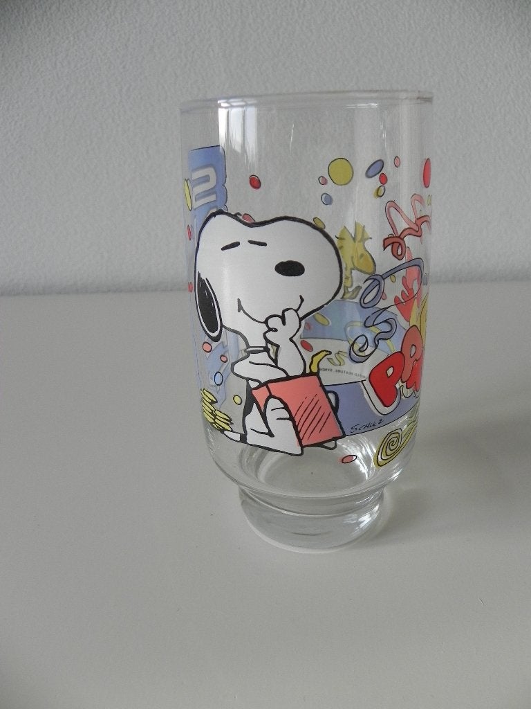 Snoopy glas Party time 1958, 1965 United Feature Syndicate, Verzamelen, Ophalen, Snoopy, Zo goed als nieuw, Gebruiksvoorwerp