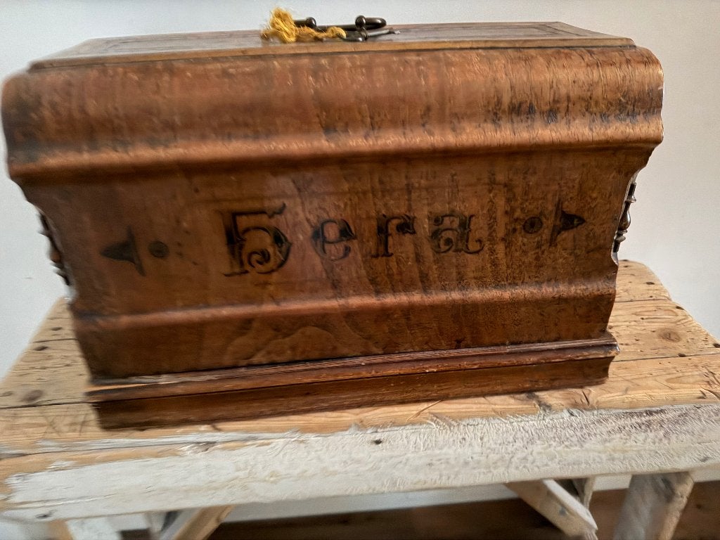 Antieke Duitse naaimachine, Antiek en Kunst, Ophalen