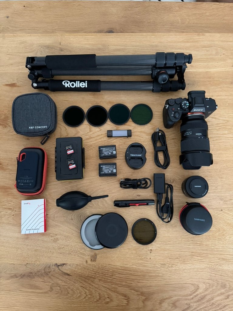 Complete set: Sony A7IV (3044)+ Tamron 28-75 + Samyang 35mm, Audio, Tv en Foto, Fotocamera's Digitaal, Ophalen, Screenprotector