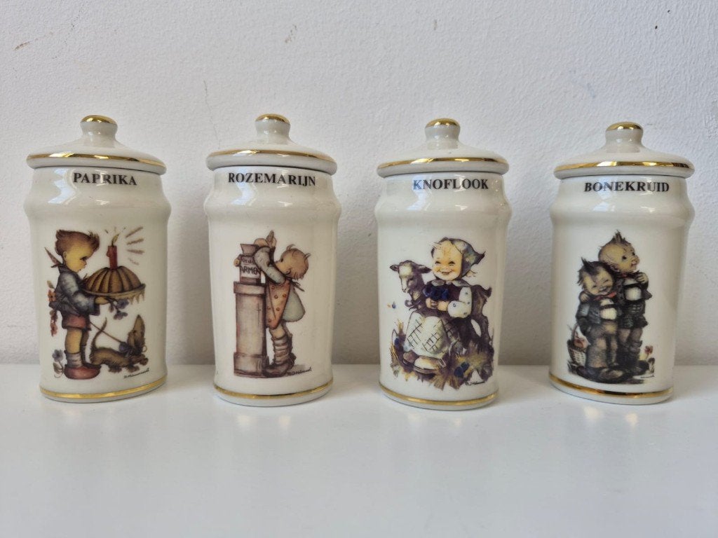 Set van 4 porseleinen kruidenpotten, gemerkt M.J. Hummel., Ophalen