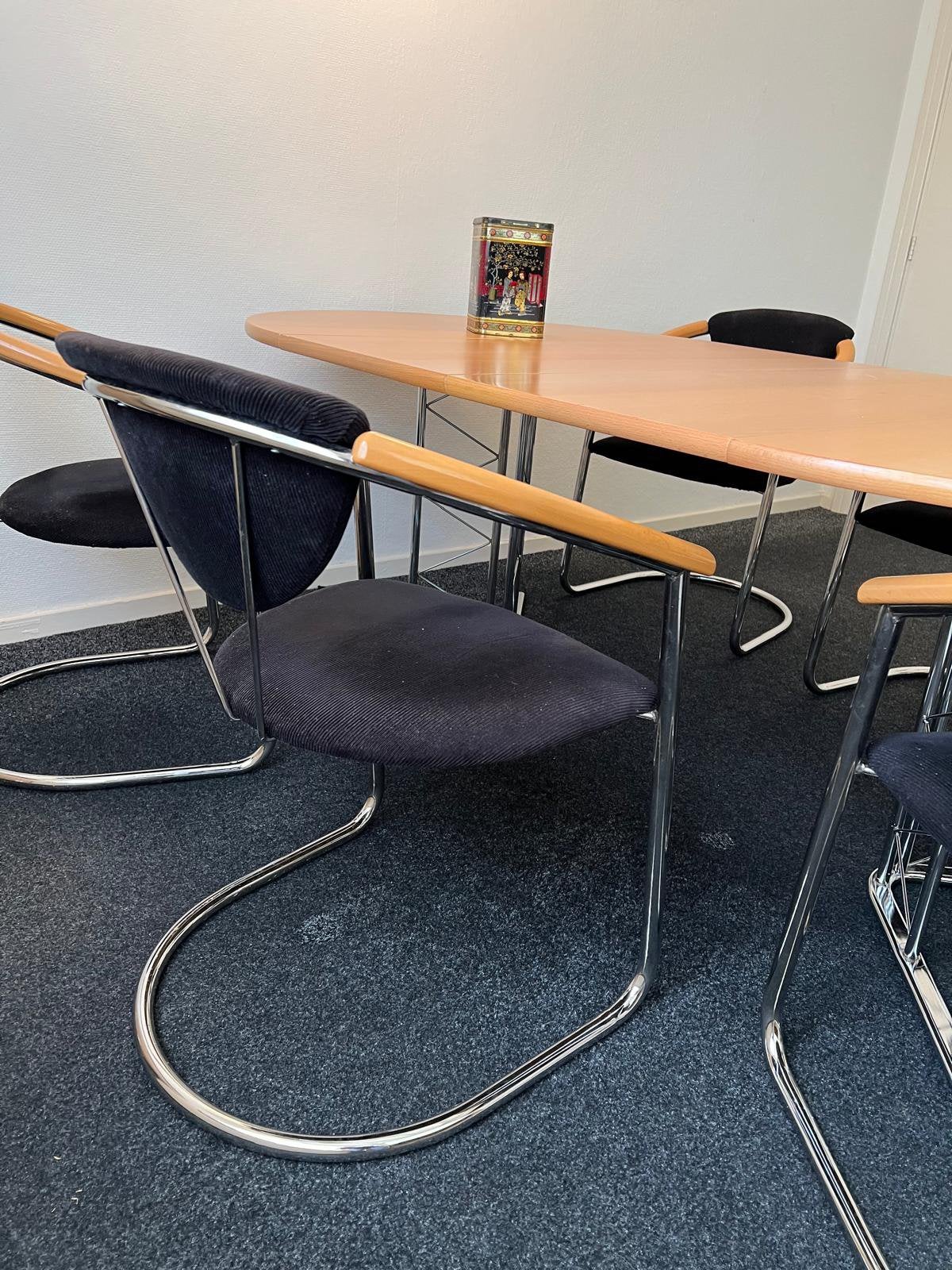 Vintage eethoek, 6 Effezeta eetkamerstoelen en ovale tafel, Huis en Inrichting, Ophalen, Vintage Jaren '70, Zo goed als nieuw