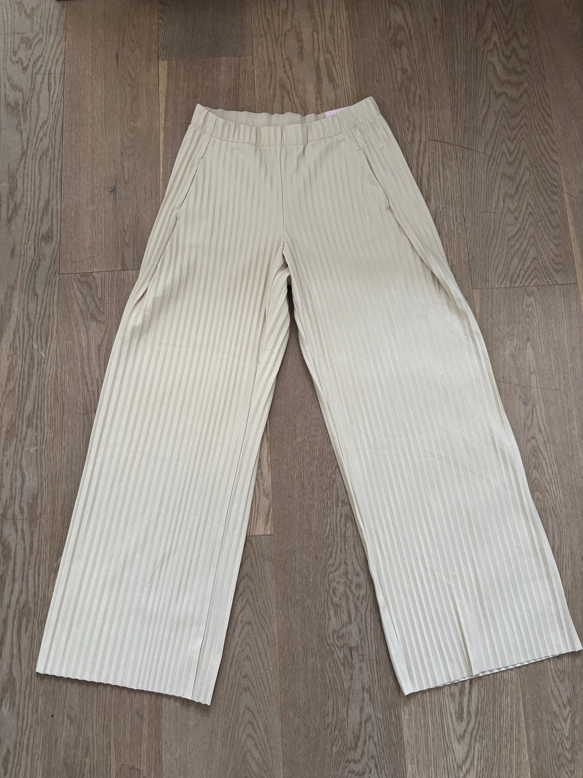 Teddi Rose plissé broek beige/crème wide leg maat S, Beige, Nieuw, Ophalen of Verzenden, Maat 36 (S)