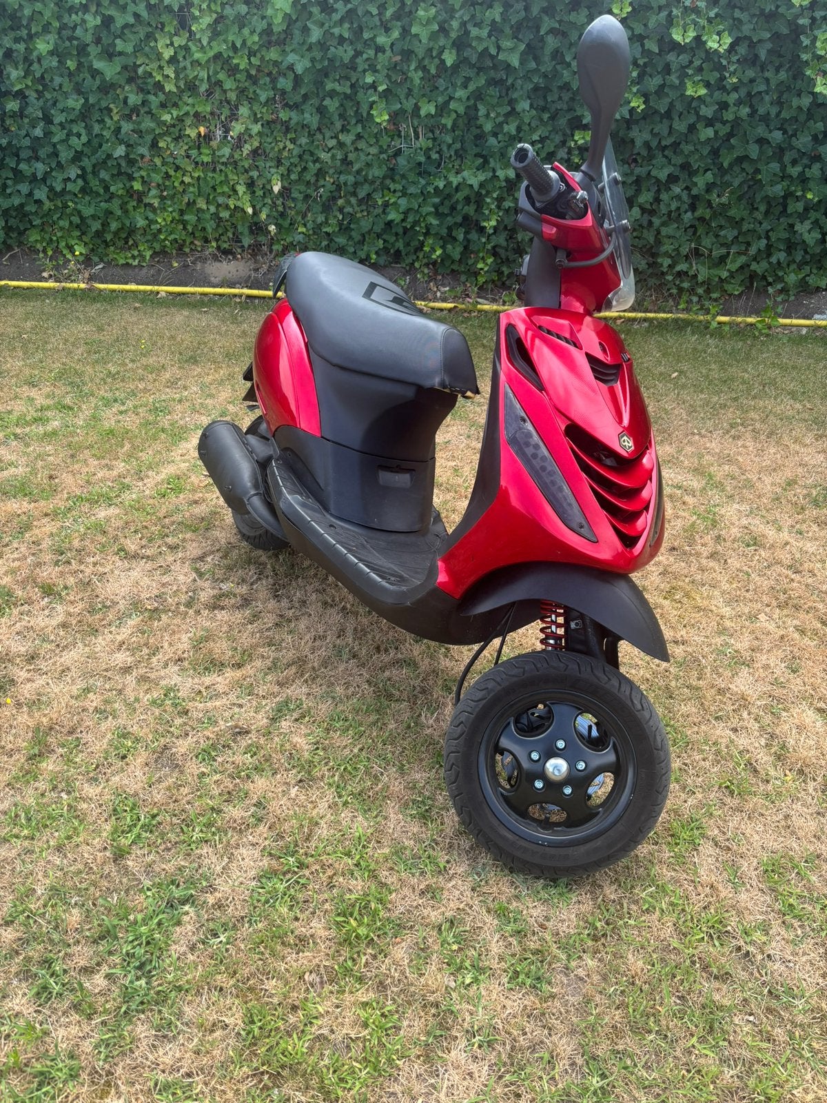 Piaggio zip 172cc, Fietsen en Brommers, Scooters | Piaggio, Ophalen, Zo goed als nieuw, Benzine, Zip