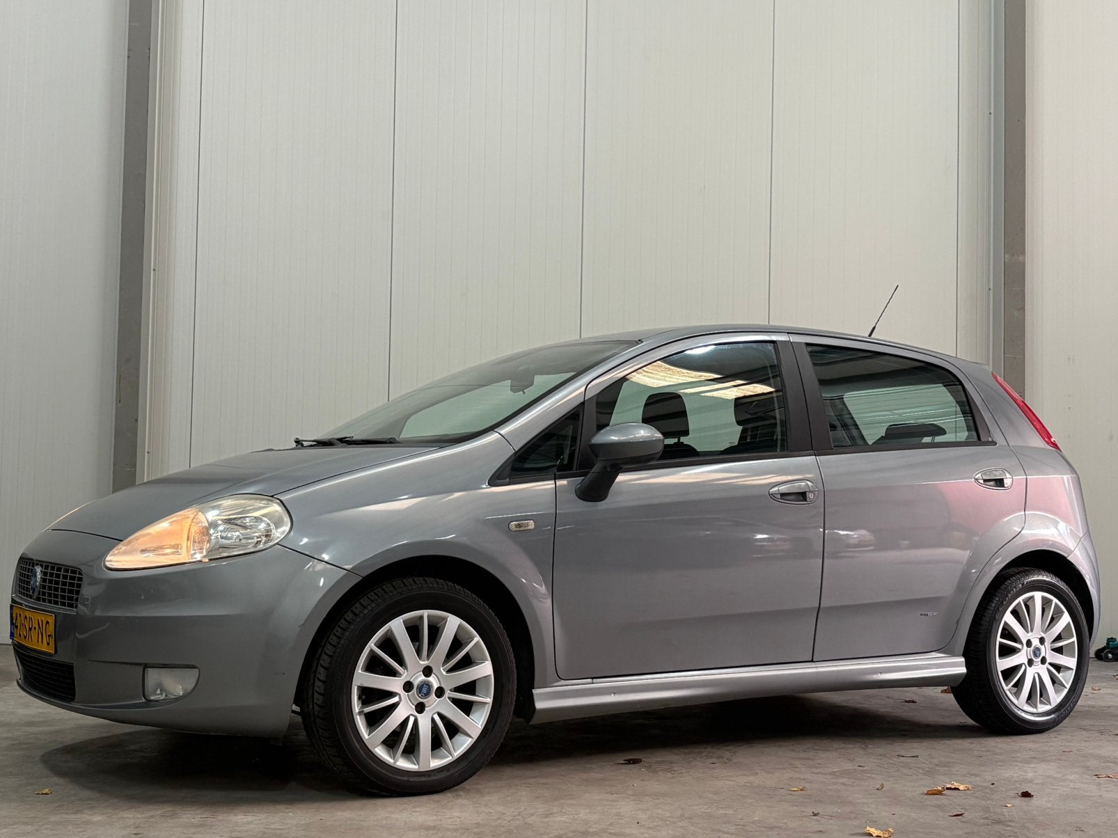 Fiat Punto 1.4 16V/AIRCO/CRUISE/SPORT/APK/5DRS/6BAK/NAP/, Auto's, Stof, 40 €/maand, 400 kg, Origineel Nederlands