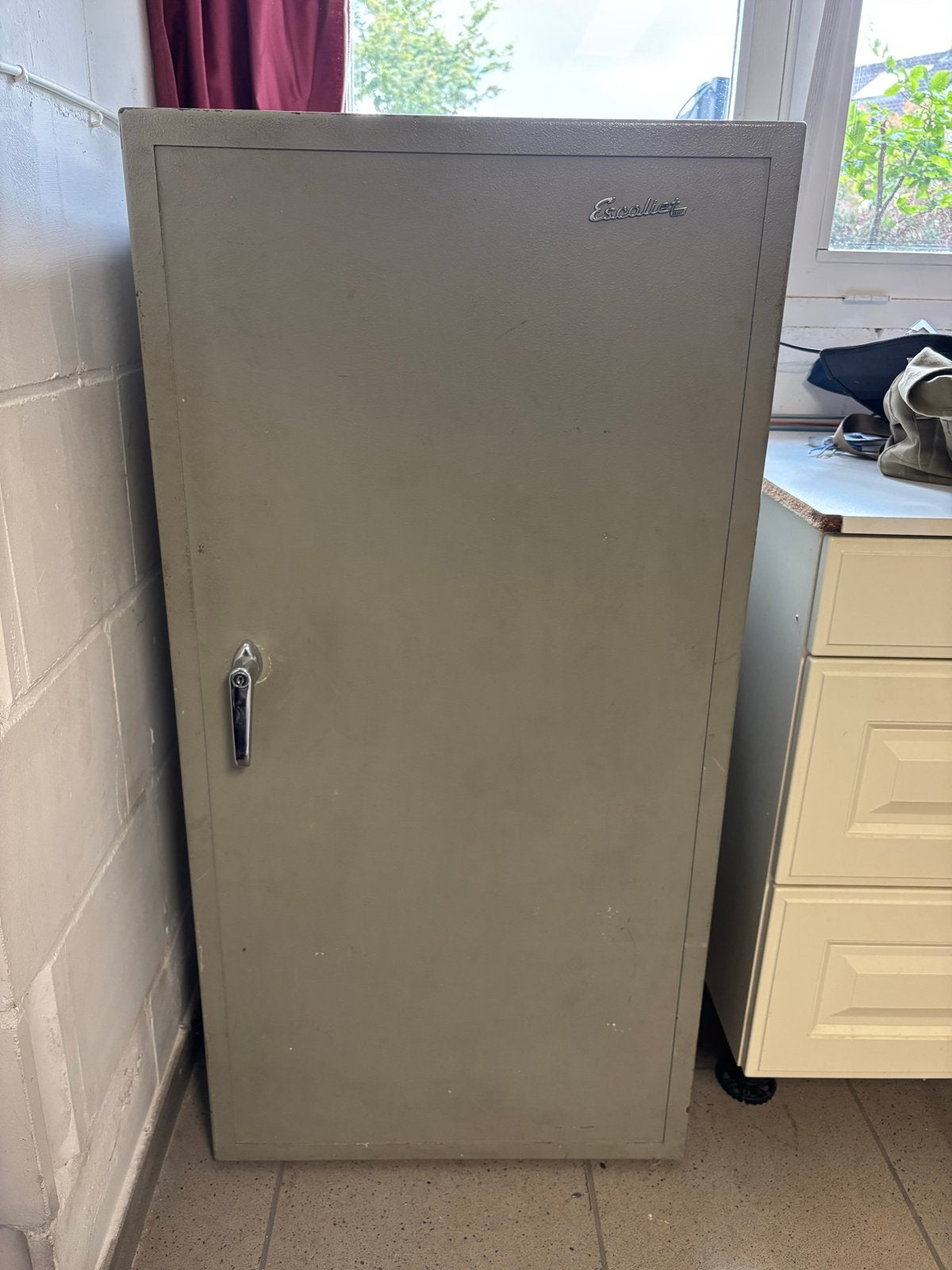 Escoliet Brandvertragende Kast / brandkast - 123x61x51, Ophalen, Gebruikt