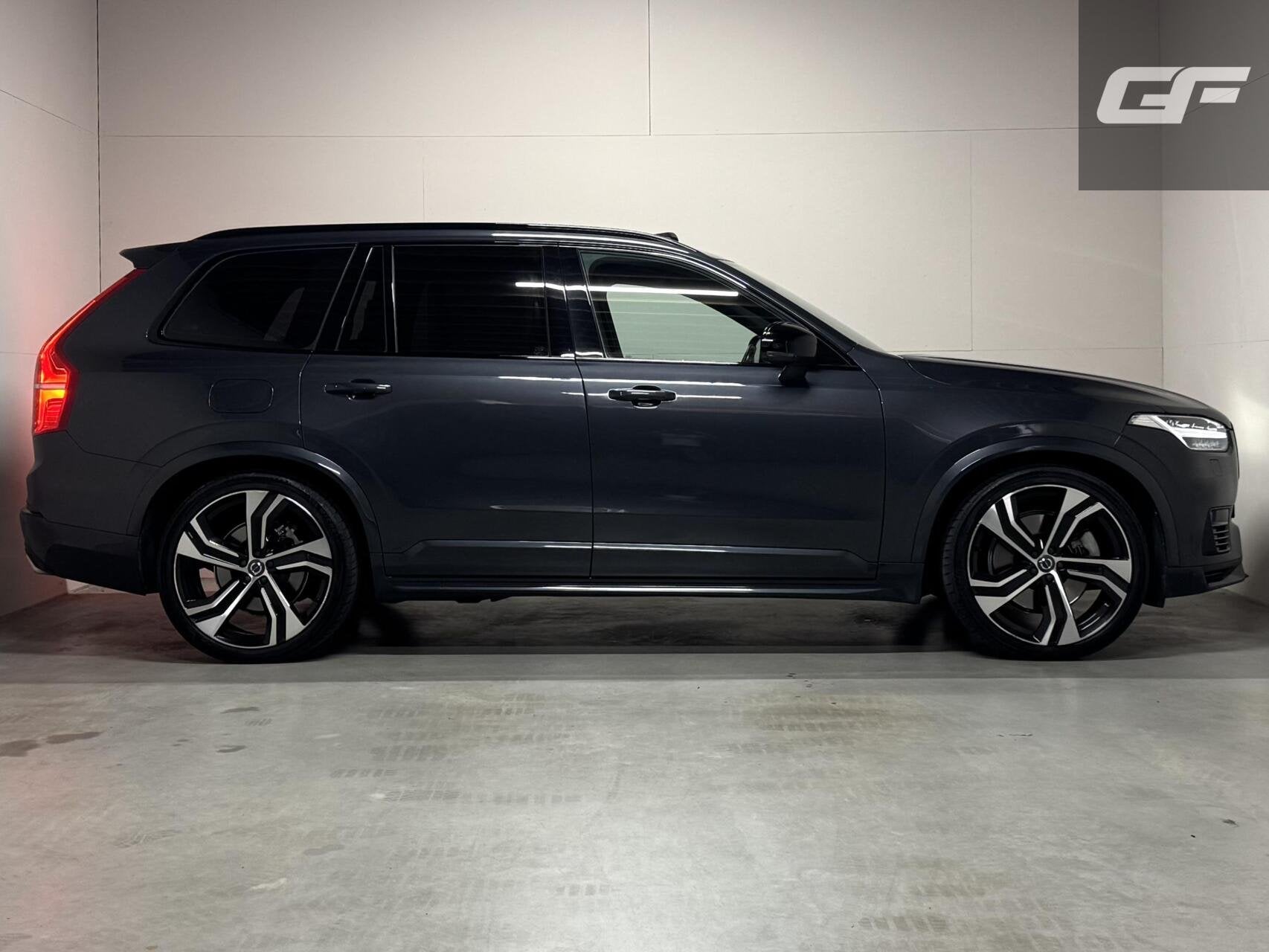 Volvo XC90 2.0 T8 Recharge AWD R-Design Pano B&W 360º Lucht, 4 cilinders, 7 stoelen, Bedrijf, Vierwielaandrijving