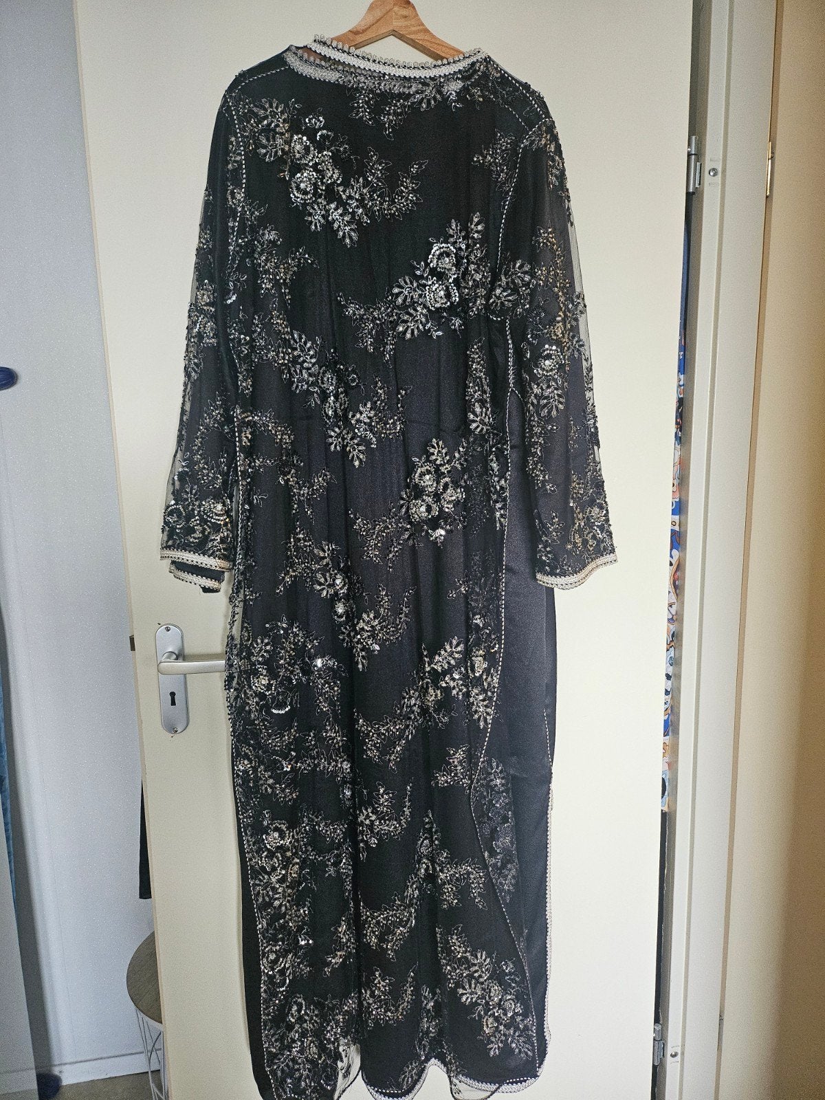 Elegante Zwarte Kaftan met Zilveren Borduurwerk, Overige typen, Zwart, Maat 46/48 (XL) of groter, Ophalen of Verzenden