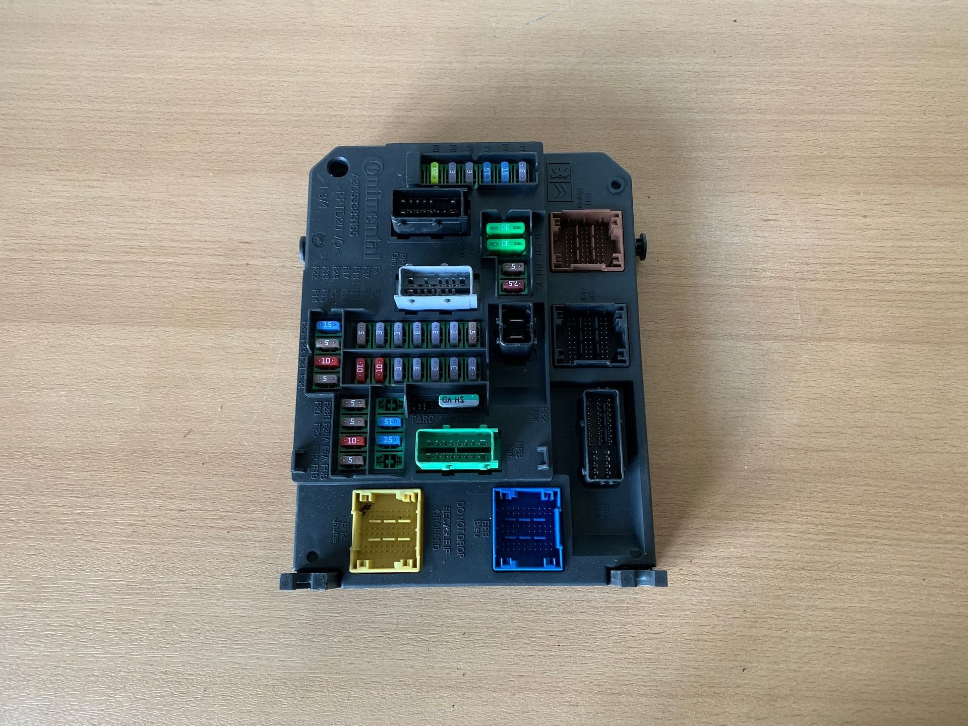 zekeringkast peugeot 308 / 308 SW 2014 tot 2018 9806687880, Gebruikt, -, -, Ophalen of Verzenden