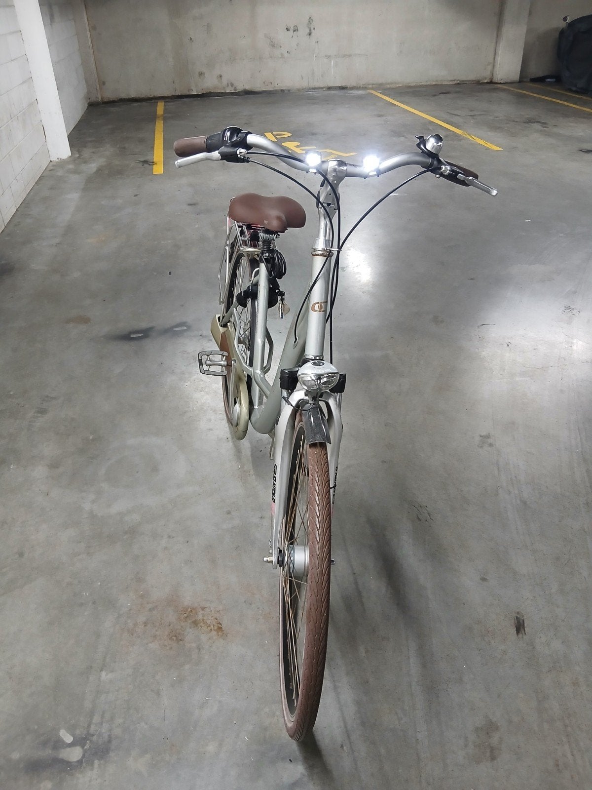 Te koop zo goed als nieuw grijs damesfiets Curtis 28 inch, Ophalen, Zo goed als nieuw, Overige merken, Versnellingen