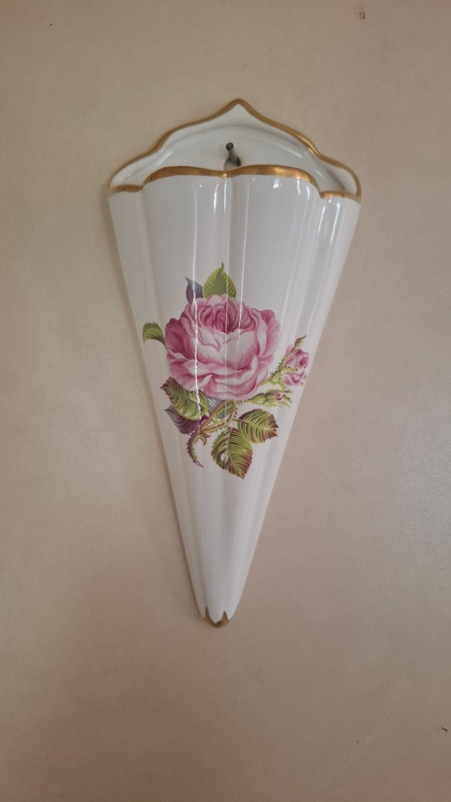 Vintage Royal Goedewaagen wandvaas met rozen decor, Antiek en Kunst, Ophalen of Verzenden