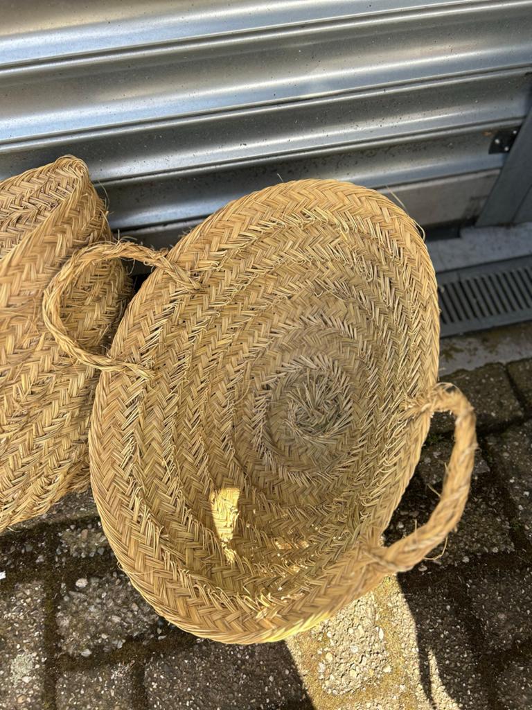 2 rieten boodschappenmanden tassen, Huis en Inrichting, Woonaccessoires | Schalen en Manden, Overige materialen, Gebruikt, Mand