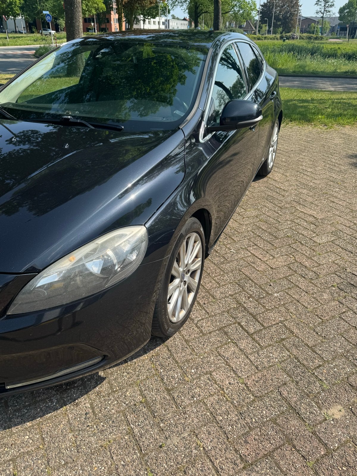 Volvo V40 D2 1.6 Powershift 2014 Zwart, Zwart, 4 cilinders, 700 kg, Zwart