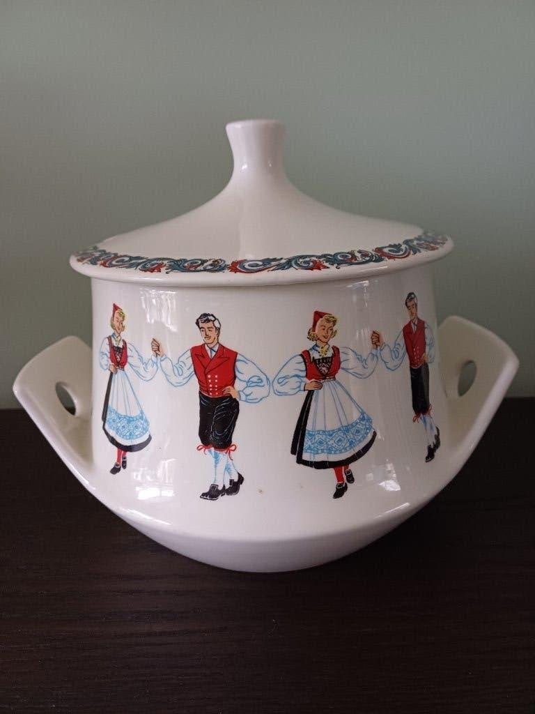 Figgjo Flint Hardanger Dancers soepterrine, Ophalen of Verzenden, Overige stijlen, Porselein, Schaal of Schalen