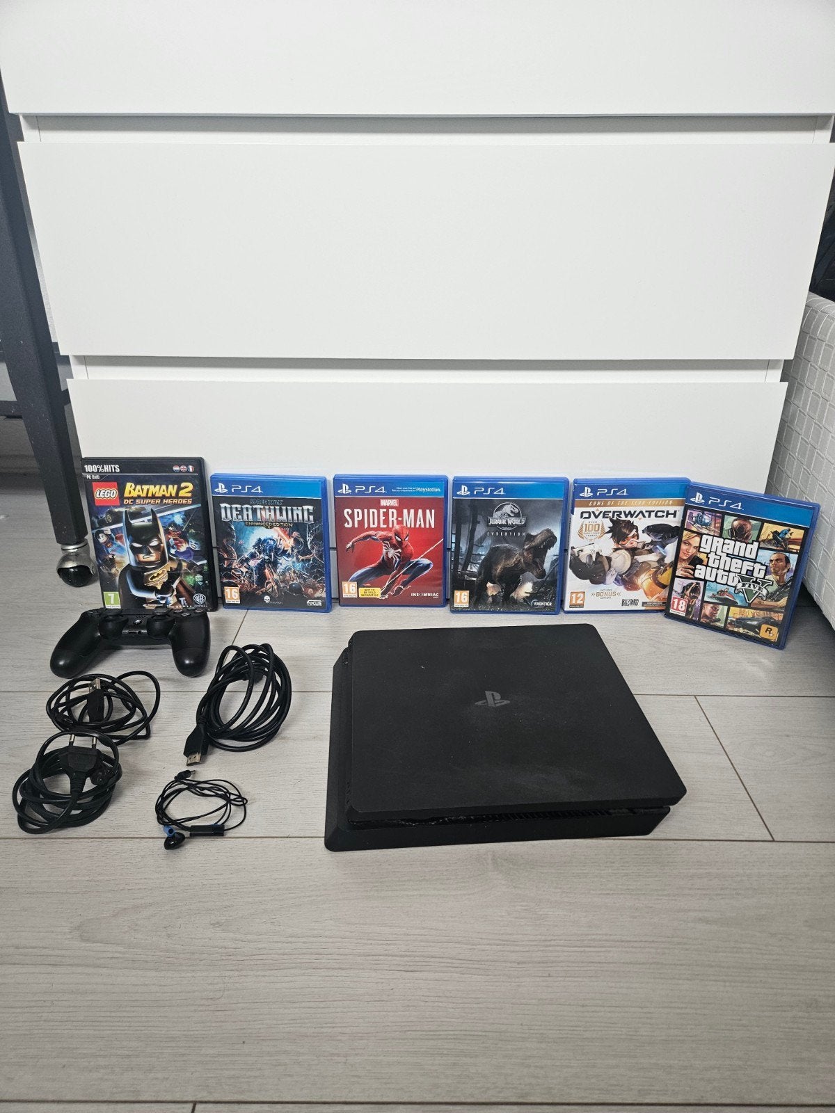 PlayStation 4 slim met 1 controller en 6 games 1TB, 1 speler, Ophalen, Gebruikt, Vanaf 3 jaar