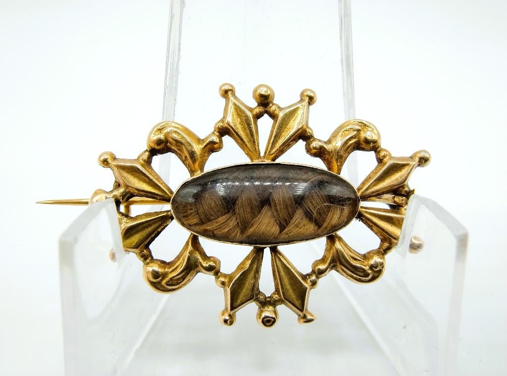 Gouden rouwbroche met haarwerk, 1834, Verzenden, Goud, Broche
