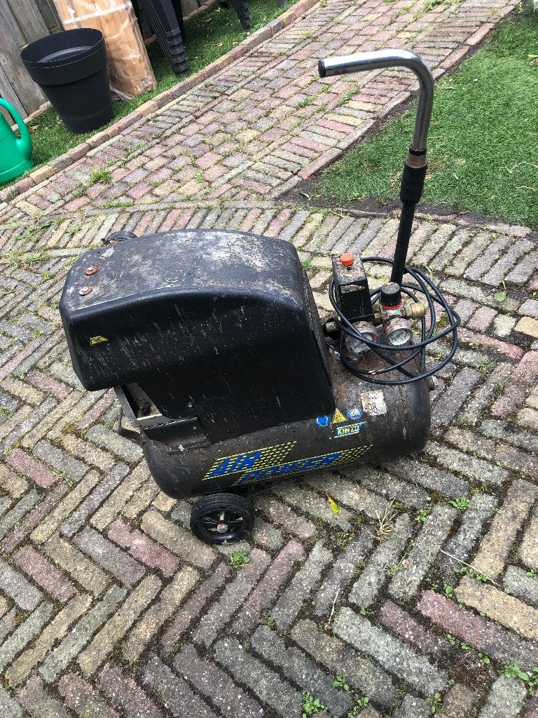 compressor, Doe-het-zelf en Verbouw, Compressors, Ophalen, Gebruikt, 6 tot 10 bar, Minder dan 200 liter/min