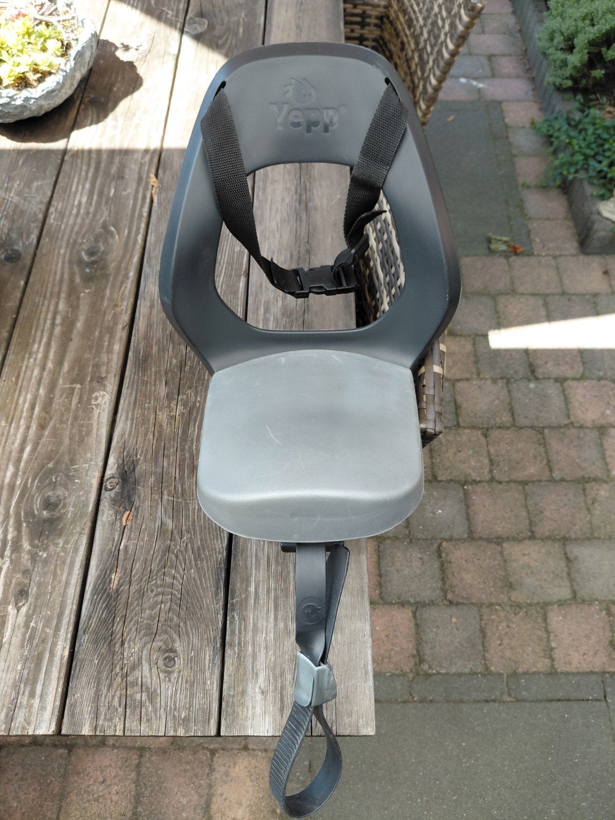 Thule Yepp junior achterzitje met drager, Fietsen en Brommers, Fietsaccessoires | Fietsstoeltjes, Ophalen, Achterzitje, Gebruikt