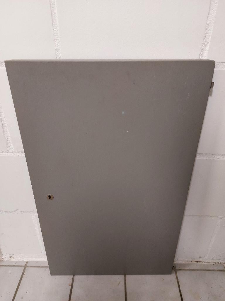 Lundia kastdeurtje met slot 48 x 80, Ophalen of Verzenden, Gebruikt