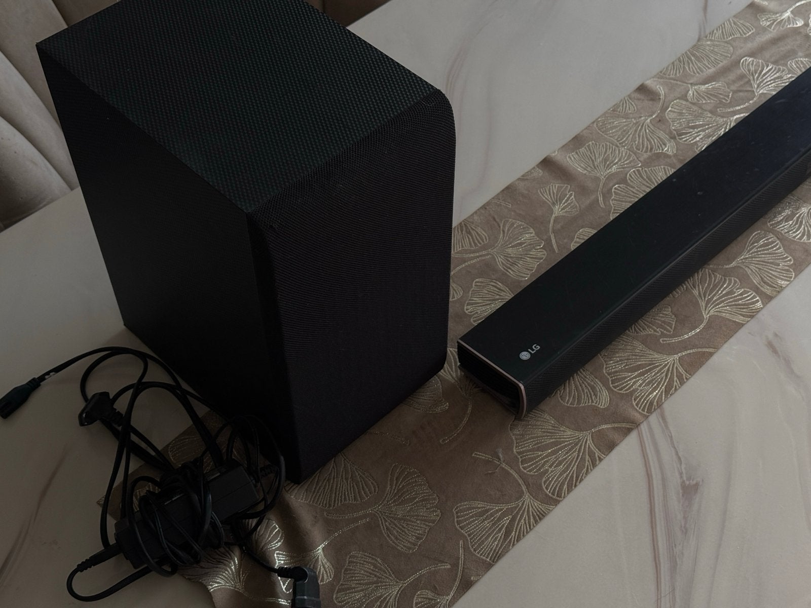 Foto 3 van Complete 300W LG Soundbar+Draadloze Subwoofer voor maar €59!