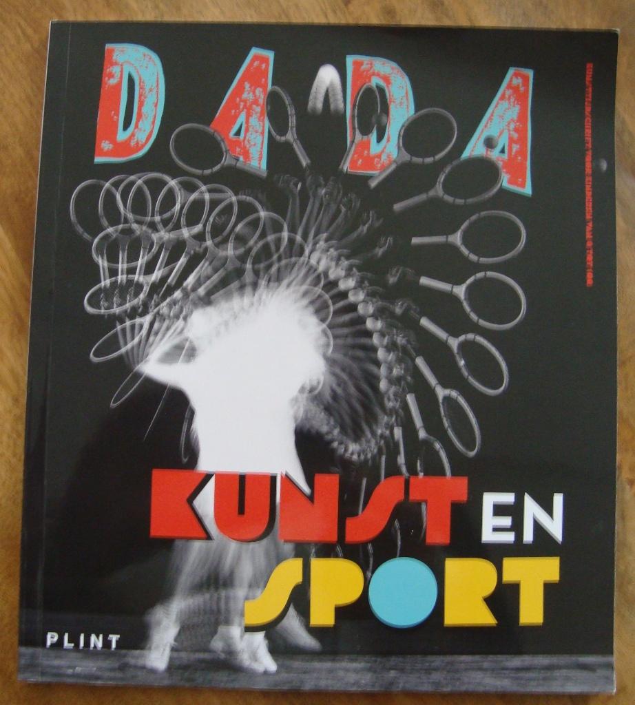 Dada nr. 121 Kunst en Sport, Ophalen of Verzenden, Zo goed als nieuw, Overige onderwerpen, Plint