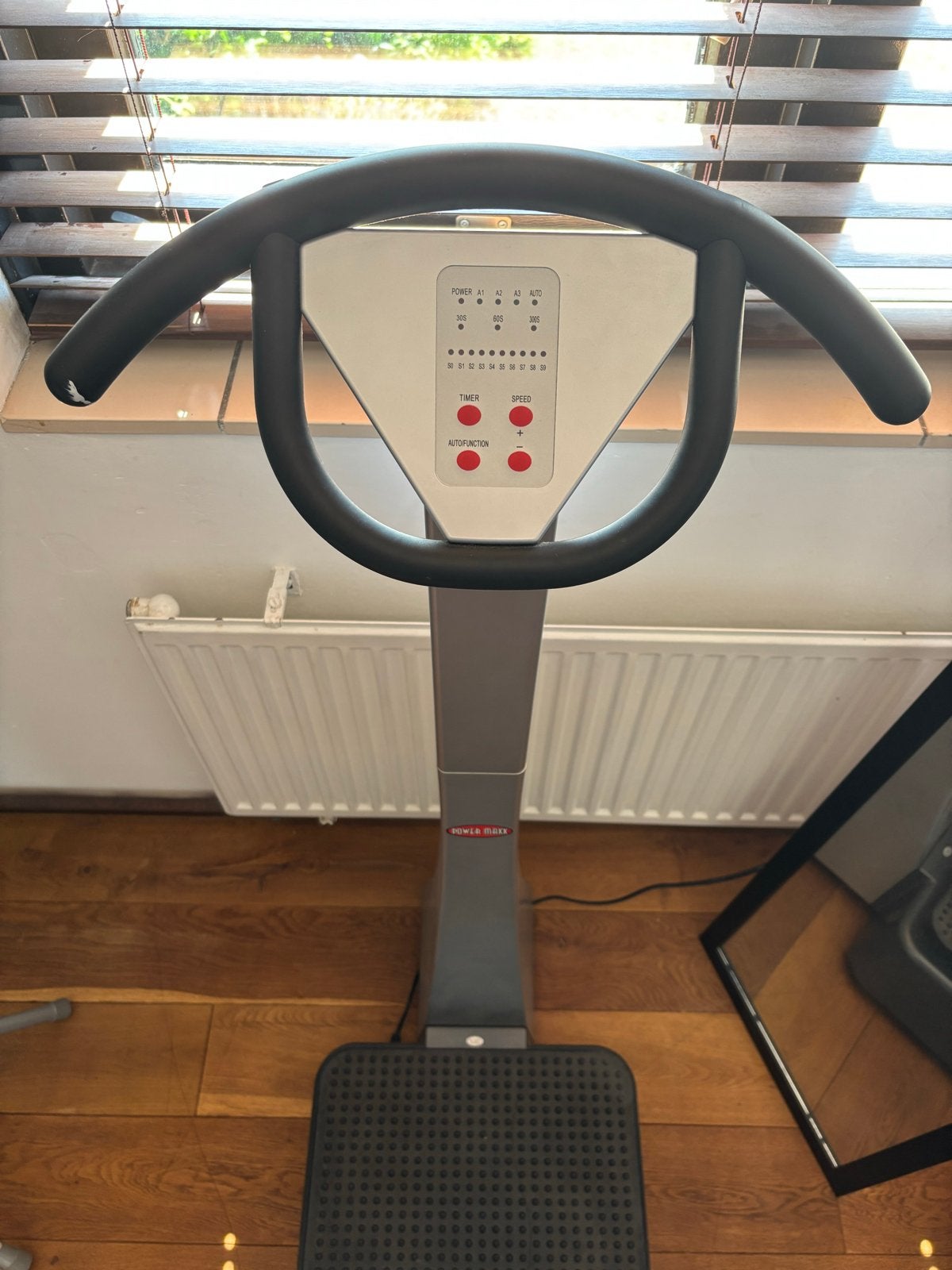 Power Maxx Vibrations Trilplaat, Ophalen, Trilplaat, Zo goed als nieuw, Metaal