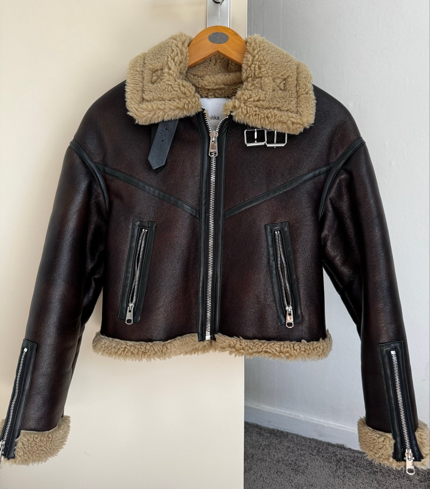 Bershka pilotenjack met teddy voering - Zo goed als nieuw, Ophalen, Zo goed als nieuw, Maat 34 (XS) of kleiner, Bruin