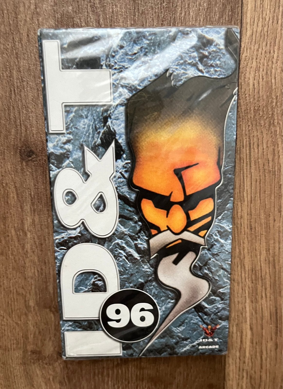 ID&T 96 Thunderdome VHS SEALED NIEUW (90’s, house), Cd's en Dvd's, VHS | Documentaire, Tv en Muziek, Nieuw in verpakking, Alle leeftijden