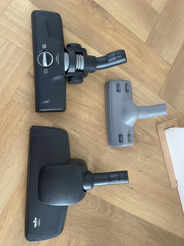 Stofzuiger accessoires: 2 mondstukken en 1 borstel, Ophalen of Verzenden, Nieuw