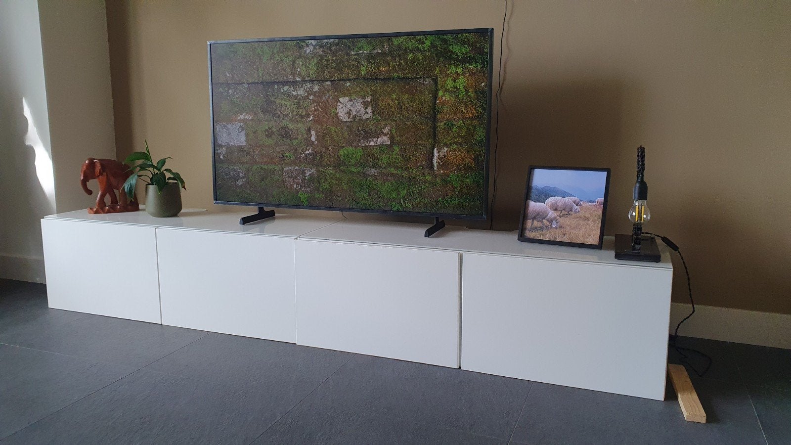 (Zwevend) Wit TV-meubel met opbergruimte, Ophalen, Gebruikt, 200 cm of meer, Minder dan 100 cm
