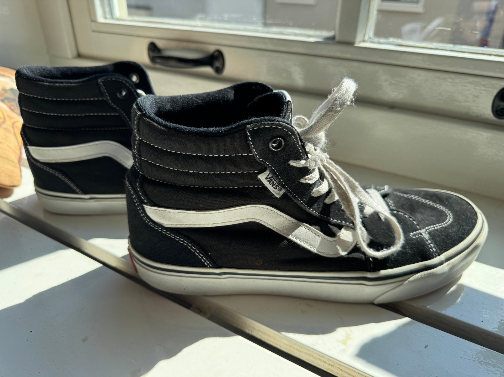 Originele Vans Sk8-Hi sneakers  zwart/witte uitvoering., Ophalen of Verzenden, Zo goed als nieuw, Zwart
