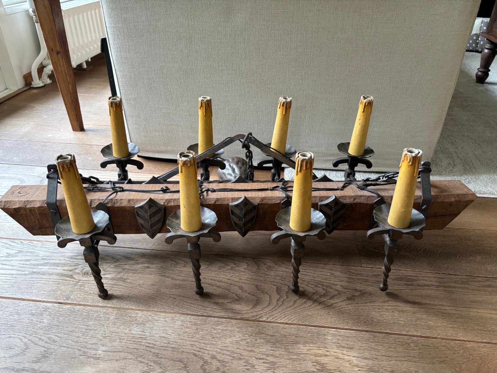 Robuste hanglamp hout met smeedijzer, Huis en Inrichting, Lampen | Hanglampen, Ophalen, Gebruikt, Hout, E14 (klein)